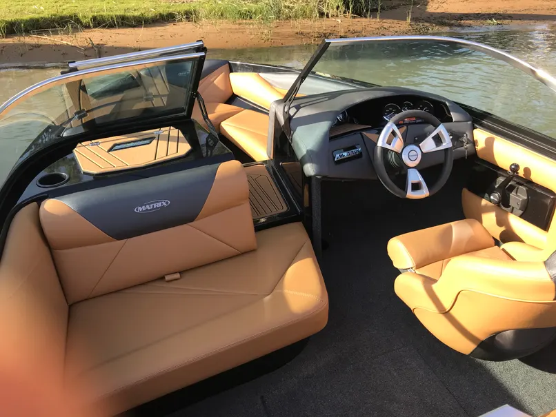 Super Sport cockpit and helm